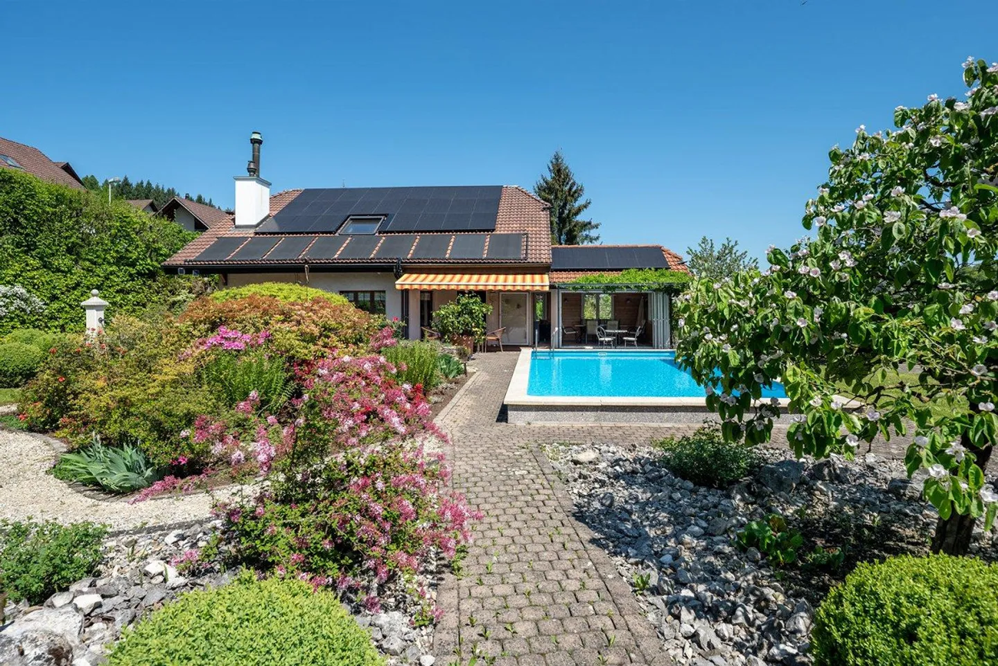 Spacious 8-Room House - 2607 m2 Plot at the Edge of the Forest - Room for.... - Photo 1 of 8