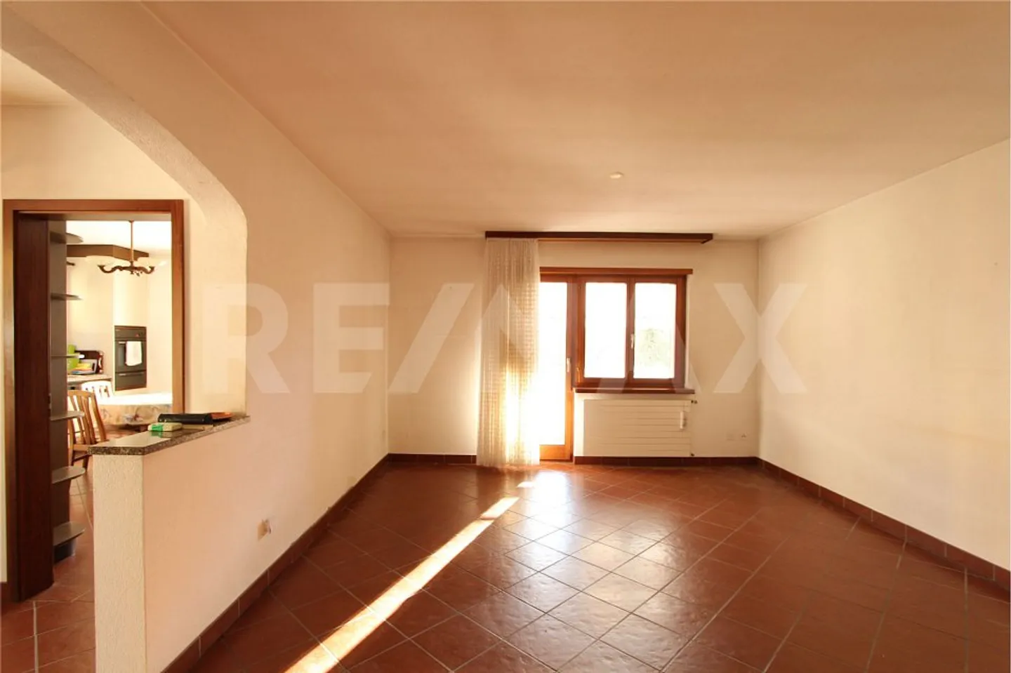 Single-family house with attached duplex grotto. - Photo 11 of 13