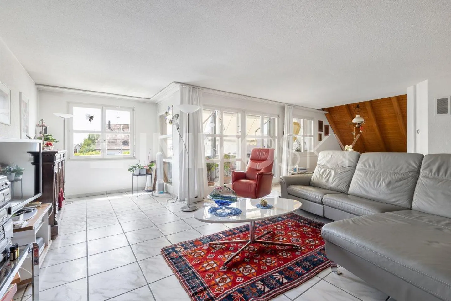 Cozy Maisonette Apartment Awaits You! - Photo 2 of 5