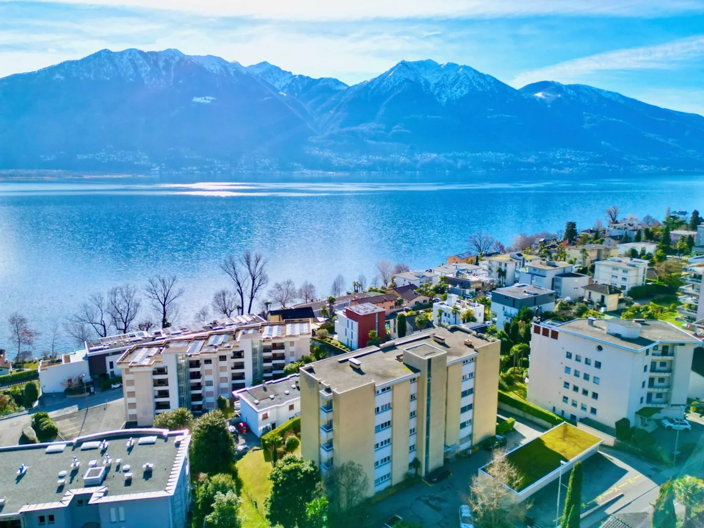 Appartamento elegante con vista lago - Foto 2 di 18