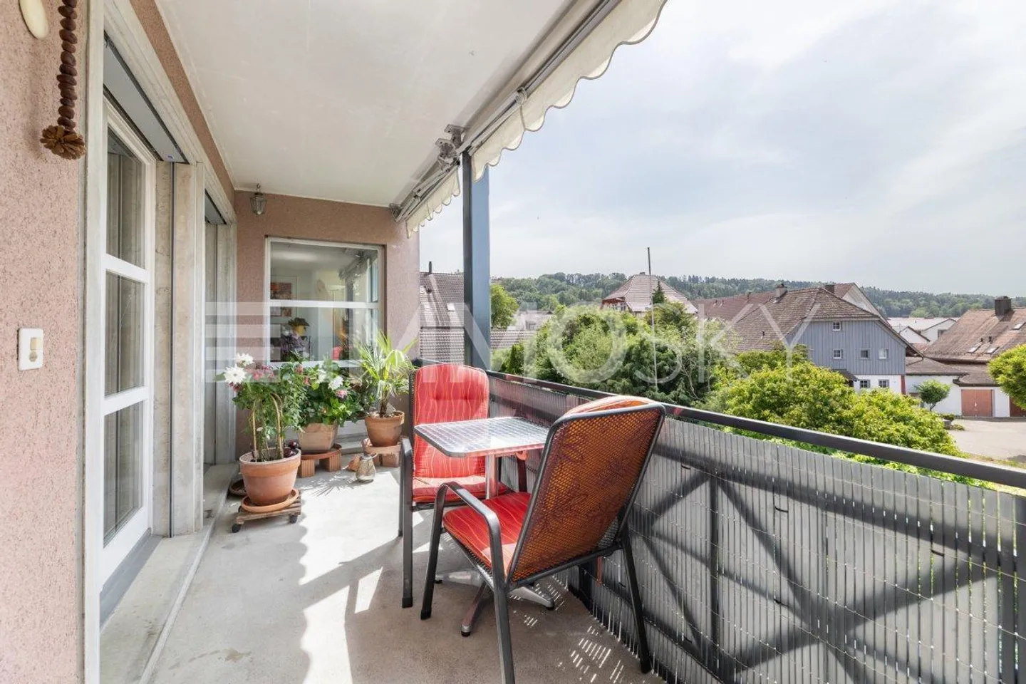 Cozy Maisonette Apartment Awaits You! - Photo 1 of 5