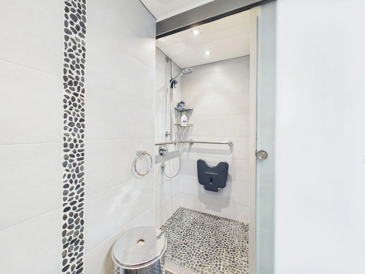 Appartement en duplex attrayant dans le légendaire Rainpark - Photo 9 sur 13