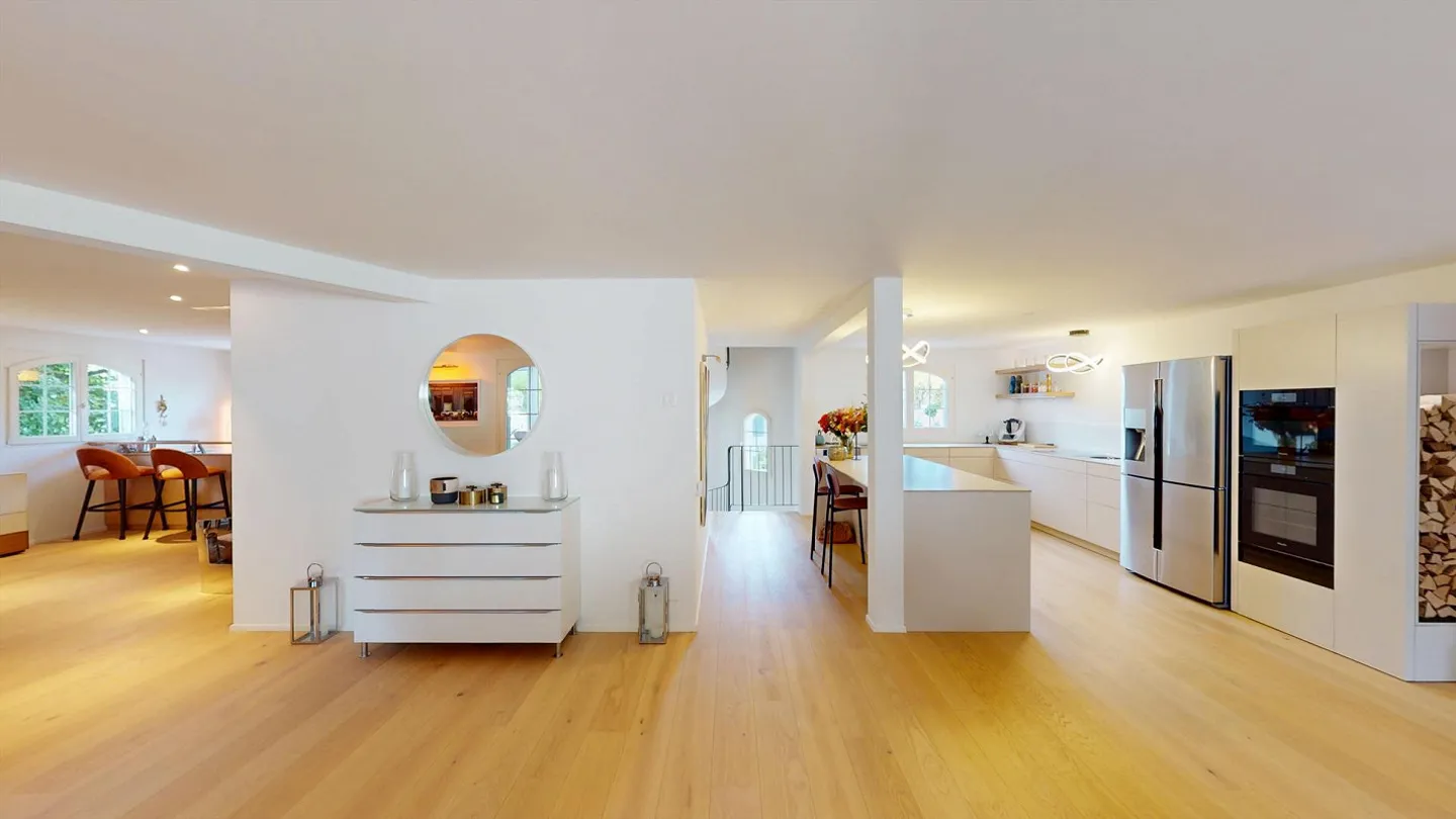 Prime Location in Binningen: Modern 6-Room Single-Family House with Pool - Photo 2 of 14