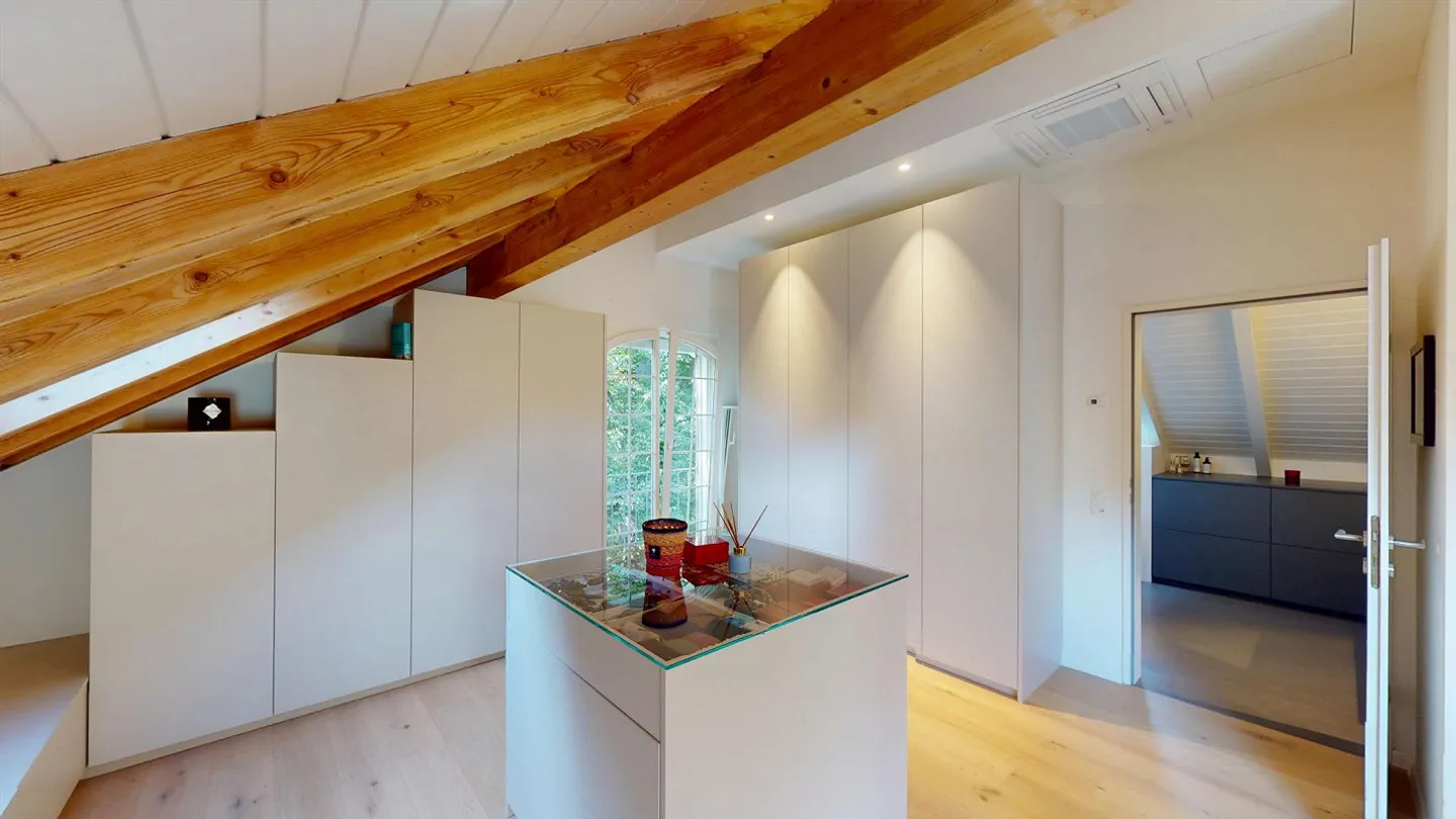 Prime Location in Binningen: Modern 6-Room Single-Family House with Pool - Photo 12 of 14