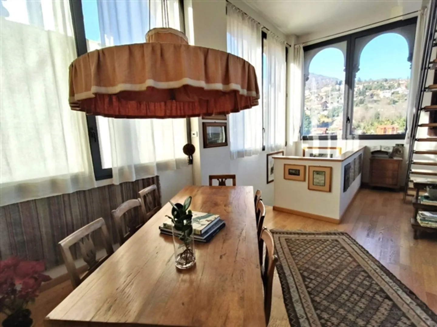 «Elegante Dachgeschosswohnung in historischem Palazzo mit hochwertigen Ausstattungen / Elegante appartamento all’ultimo piano in Palazzo storica» - Foto 5 von 17