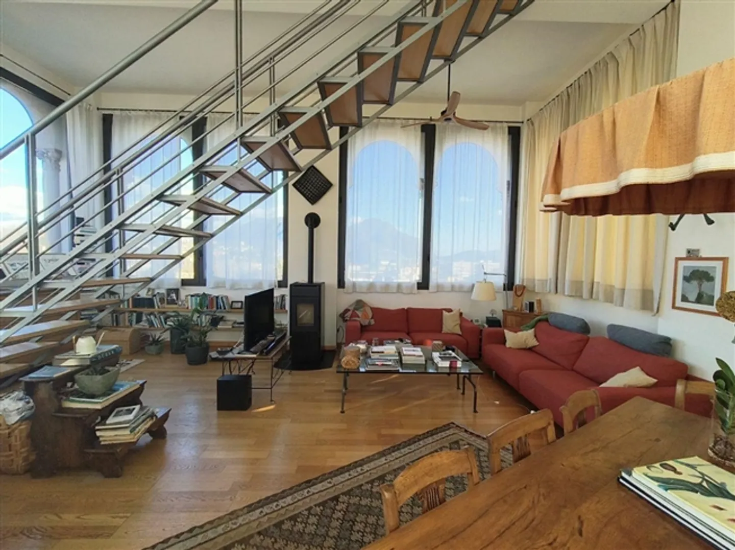 «Elegante Dachgeschosswohnung in historischem Palazzo mit hochwertigen Ausstattungen / Elegante appartamento all’ultimo piano in Palazzo storica» - Foto 6 von 17