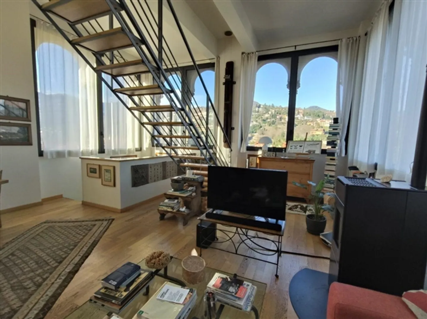 «Elegante Dachgeschosswohnung in historischem Palazzo mit hochwertigen Ausstattungen / Elegante appartamento all’ultimo piano in Palazzo storica» - Foto 7 von 17