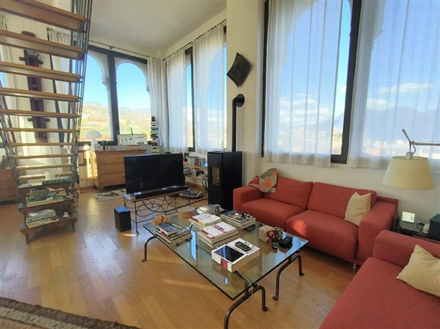 «Elegante Dachgeschosswohnung in historischem Palazzo mit hochwertigen Ausstattungen / Elegante appartamento all’ultimo piano in Palazzo storica» - Foto 10 von 17