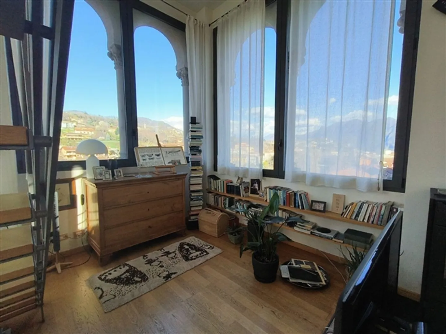 «Elegante Dachgeschosswohnung in historischem Palazzo mit hochwertigen Ausstattungen / Elegante appartamento all’ultimo piano in Palazzo storica» - Foto 17 von 17