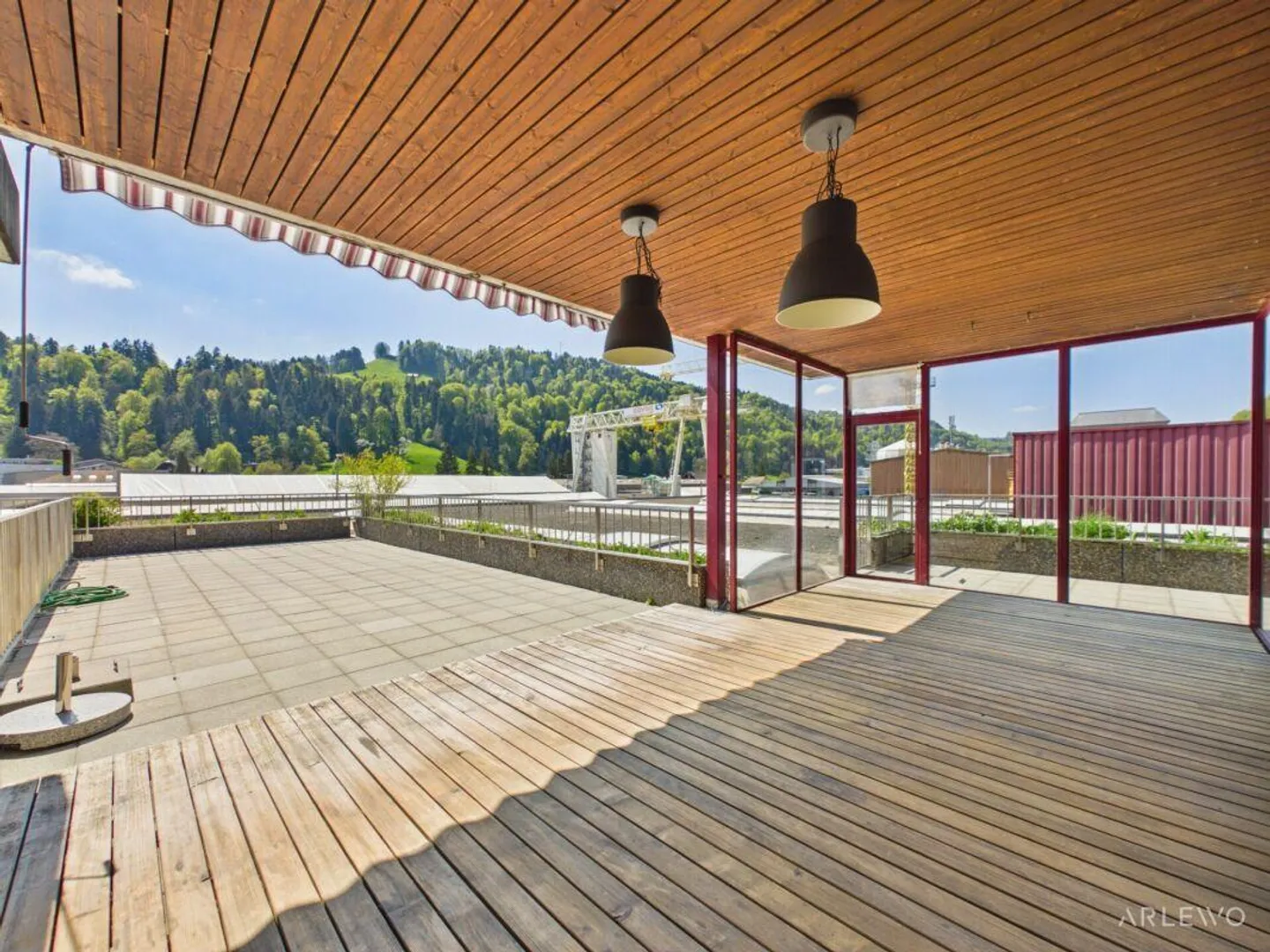 Ampio appartamento di 5,5 stanze con una terrazza da sogno - Foto 7 di 7