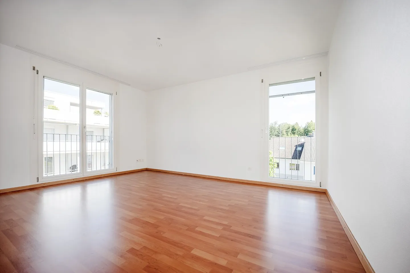 Condominio attraente di 4,5 stanze con grande balcone soleggiato - Foto 8 di 15