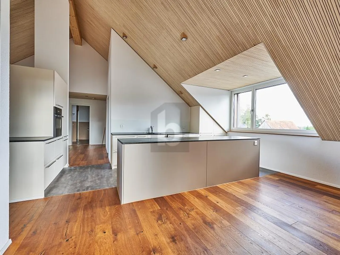 UNA CASA CON UNA SENSAZIONE DI VIVERE PARTICOLARE - Foto 1 di 6