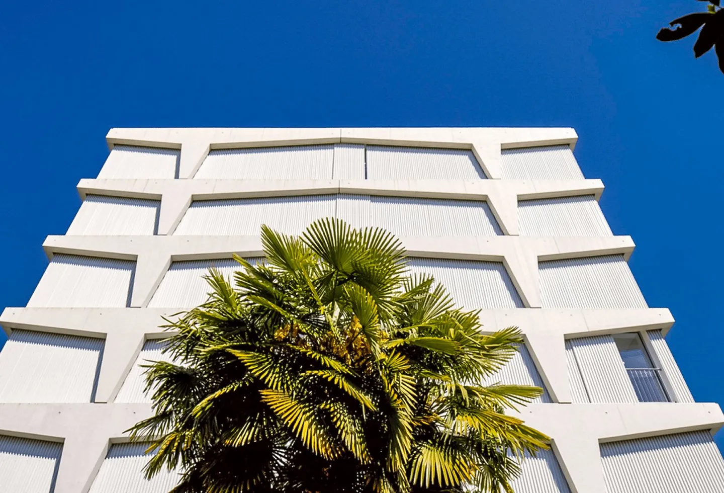 Résidence secondaire moderne en ville - Photo 2 sur 19