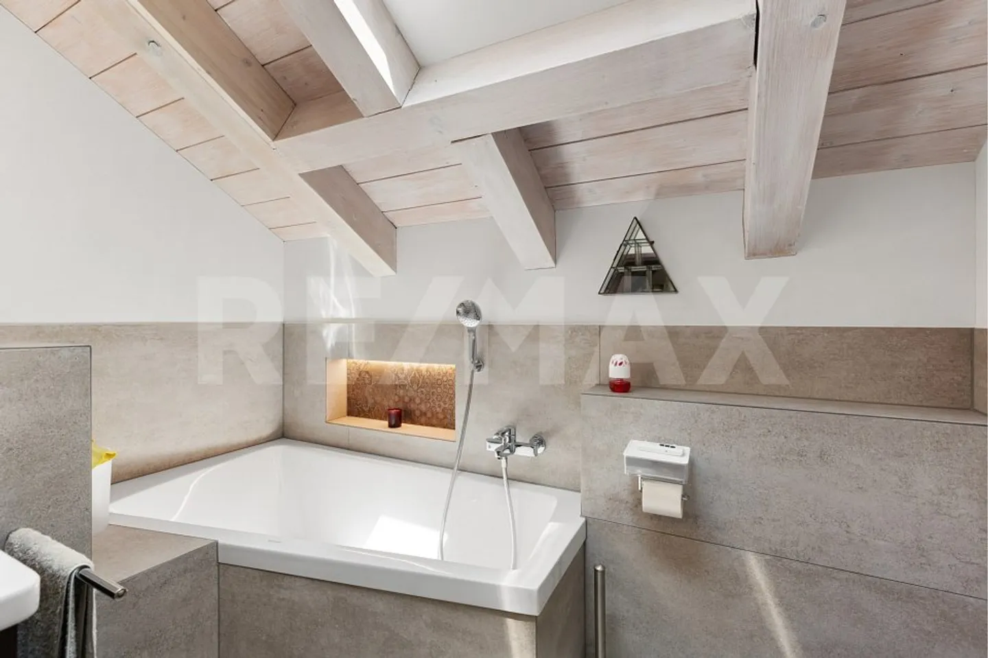 Appartement 4.5 pièces neuf, calme et moderne avec grande terrasse - Photo 9 sur 13