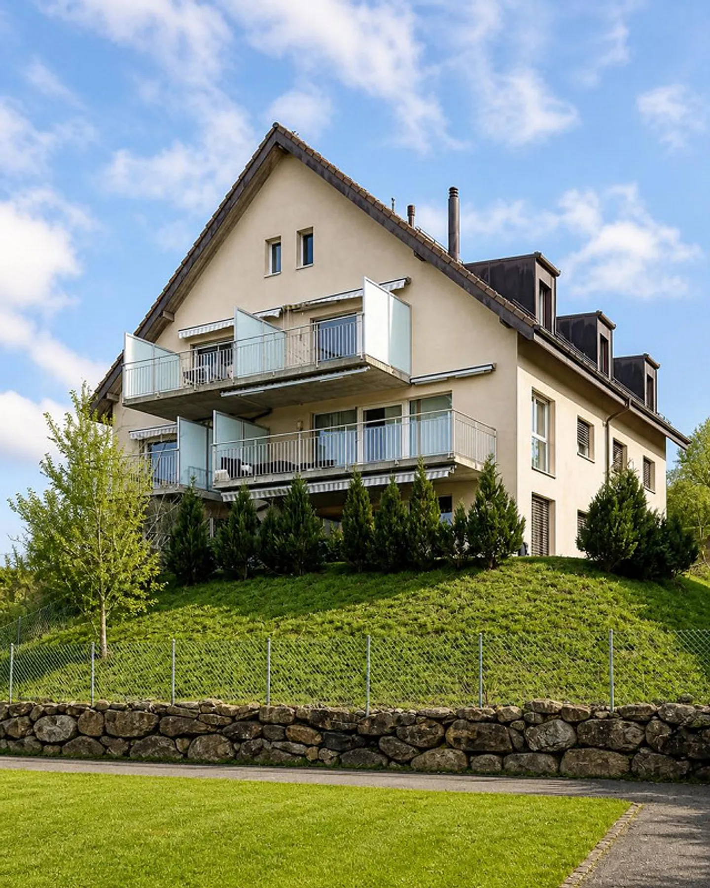 Charmante geräumige 4,5-Zimmer-Wohnung mit Garten - Foto 1 von 6