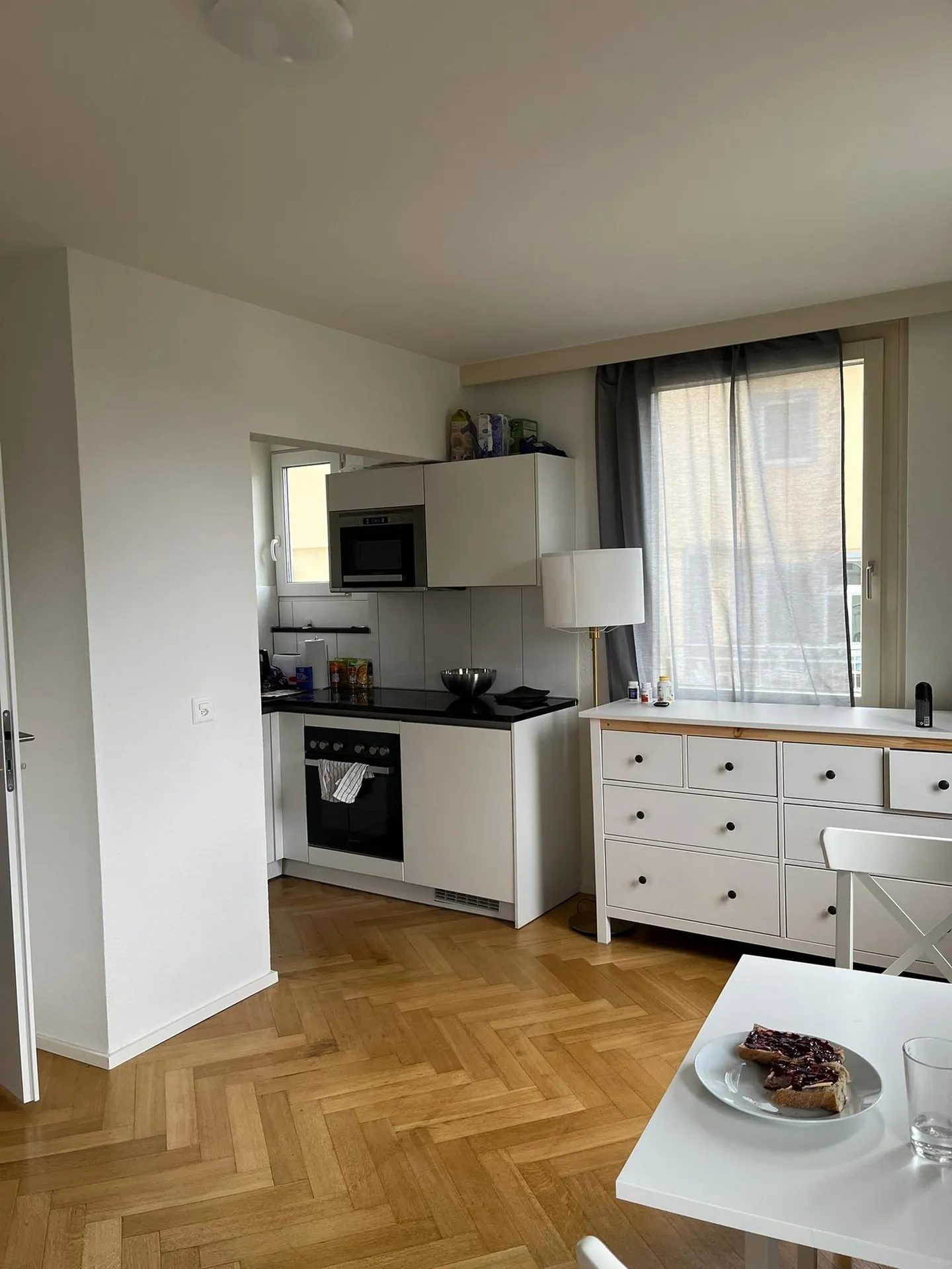 Piccolo appartamento arredato in stile antico nel centro di Kreuzlingen - Foto 2 di 6