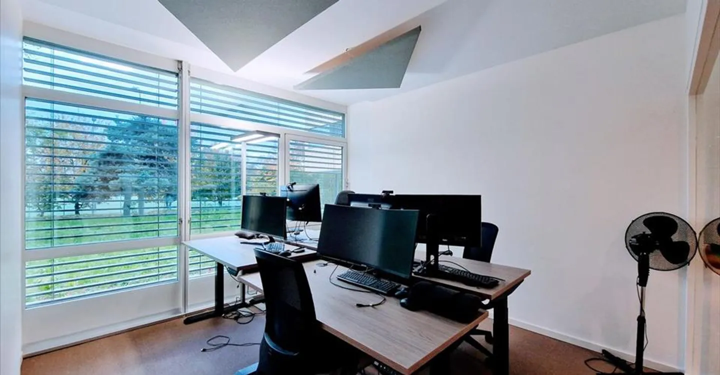 Office space for rent - Photo 5 of 8