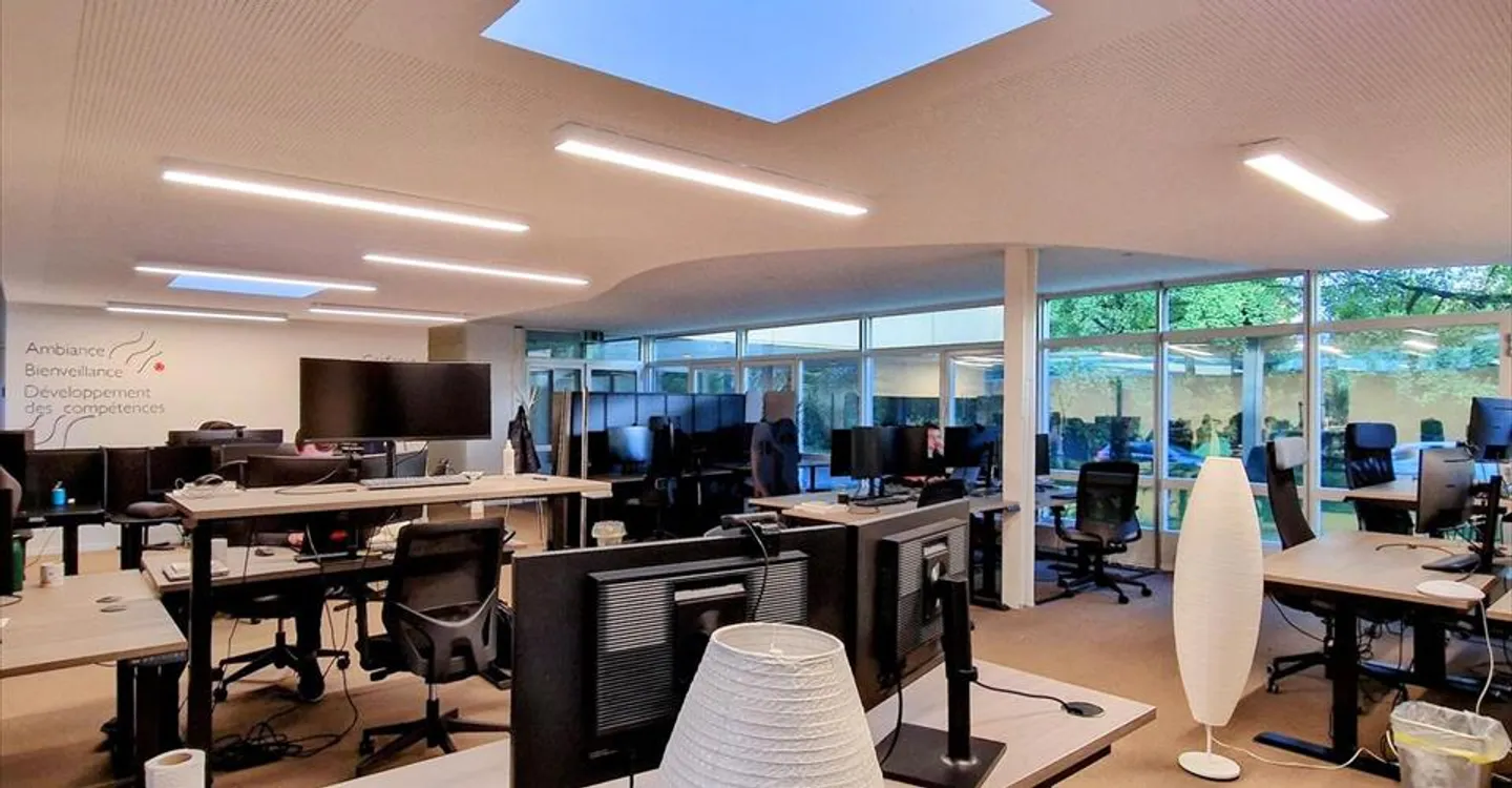 Office space for rent - Photo 1 of 8