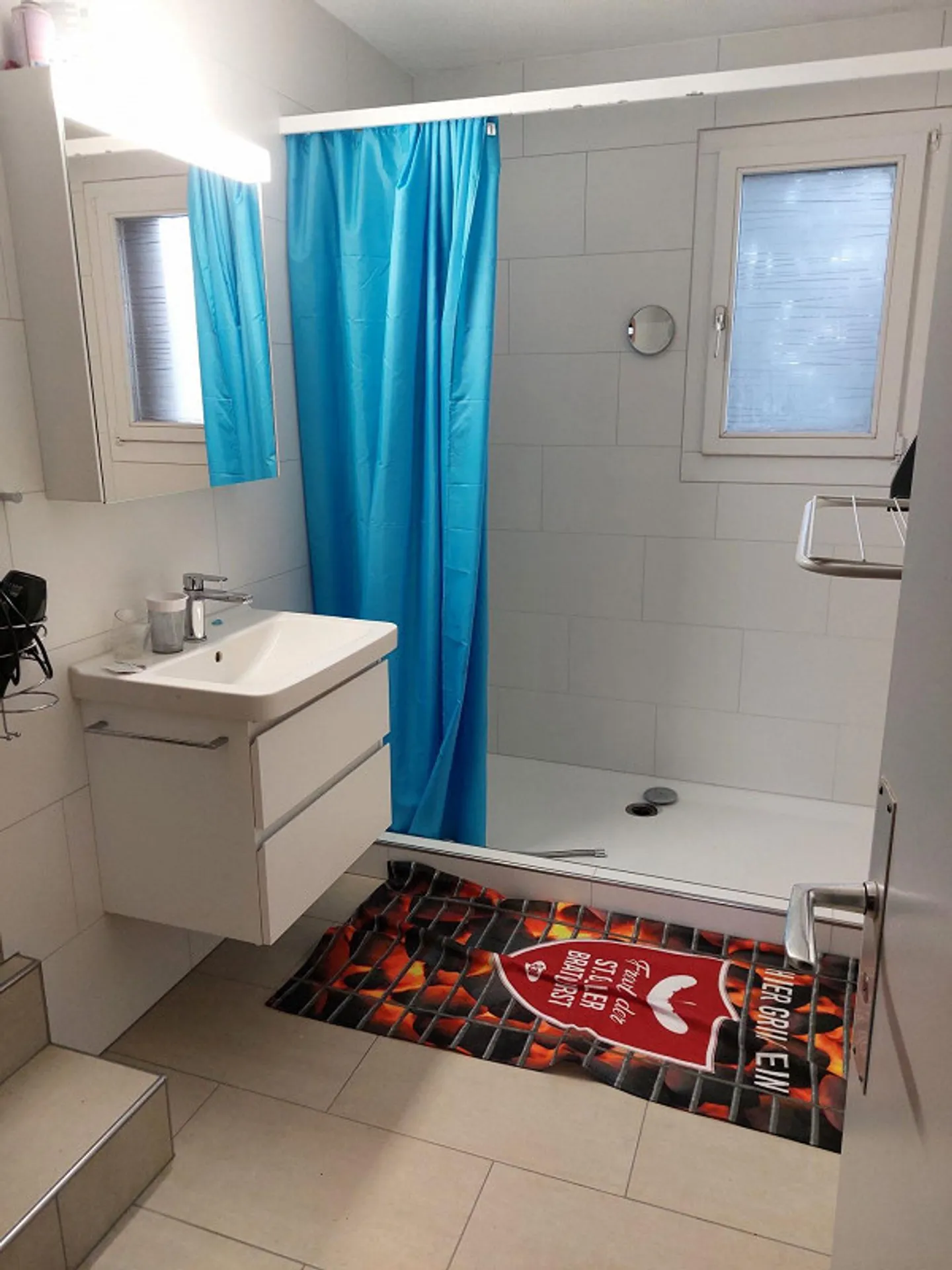 Con molto spazio sia all'interno che all'esterno - Foto 10 di 12