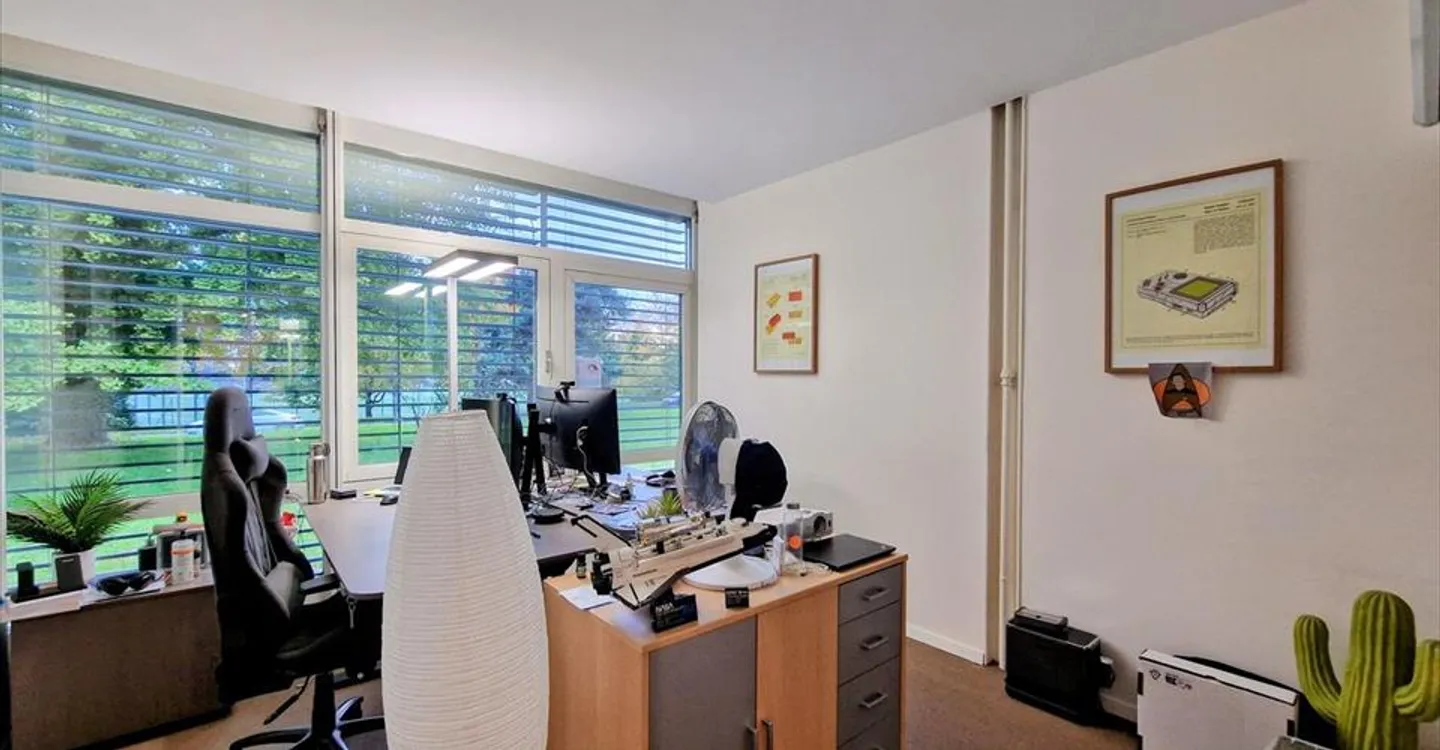 Office space for rent - Photo 2 of 8