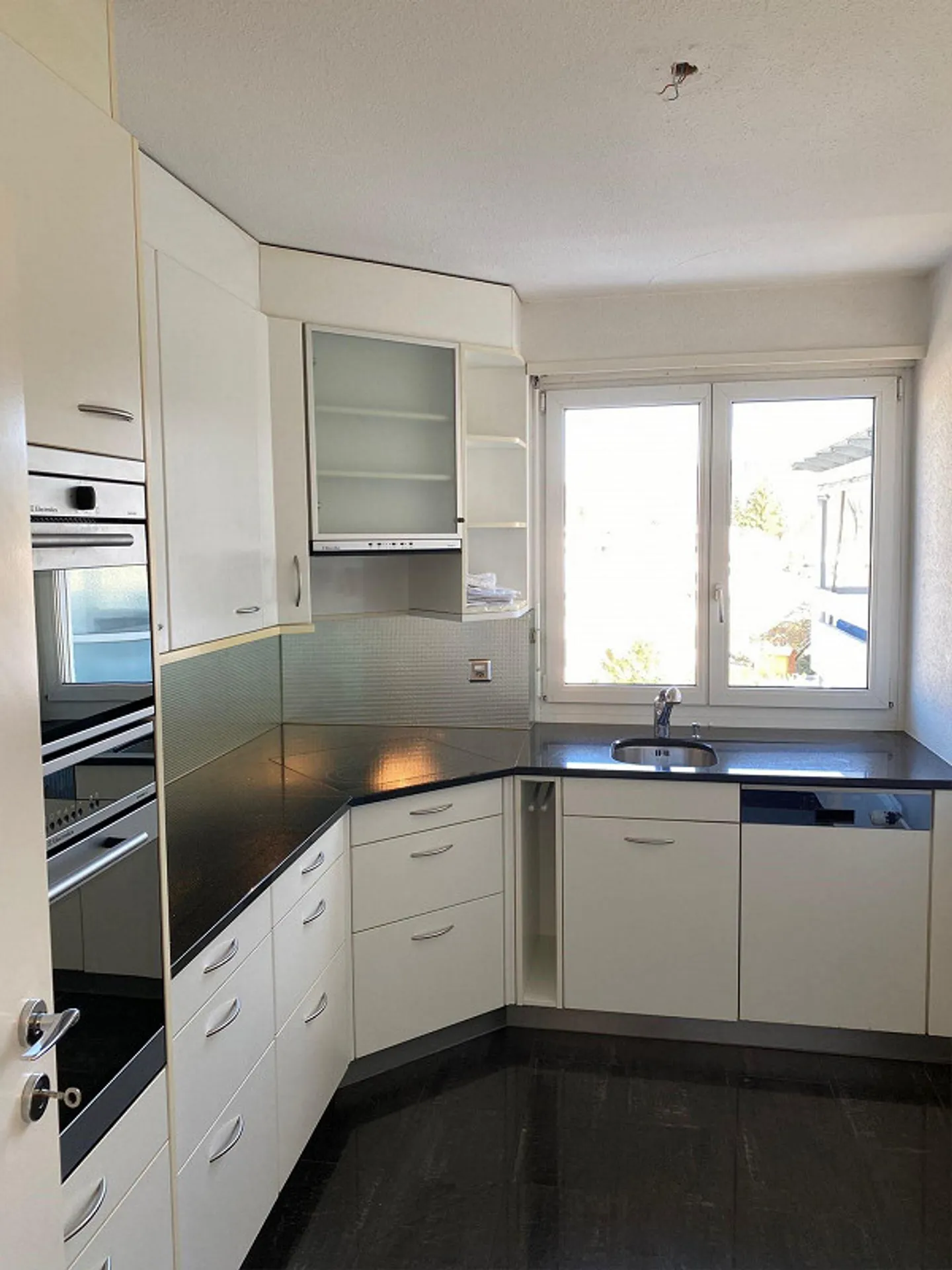 Magnifique appartement de 5,5 pièces avec vue à Muri b. Bern - Photo 2 sur 10