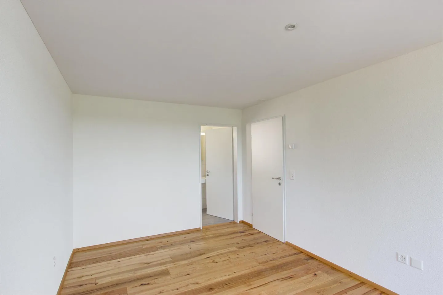 Your new home with cozy seating area - Photo 4 of 8