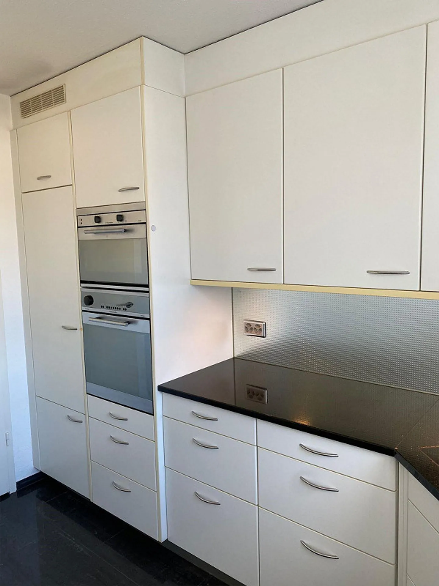 Magnifique appartement de 5,5 pièces avec vue à Muri b. Bern - Photo 3 sur 10