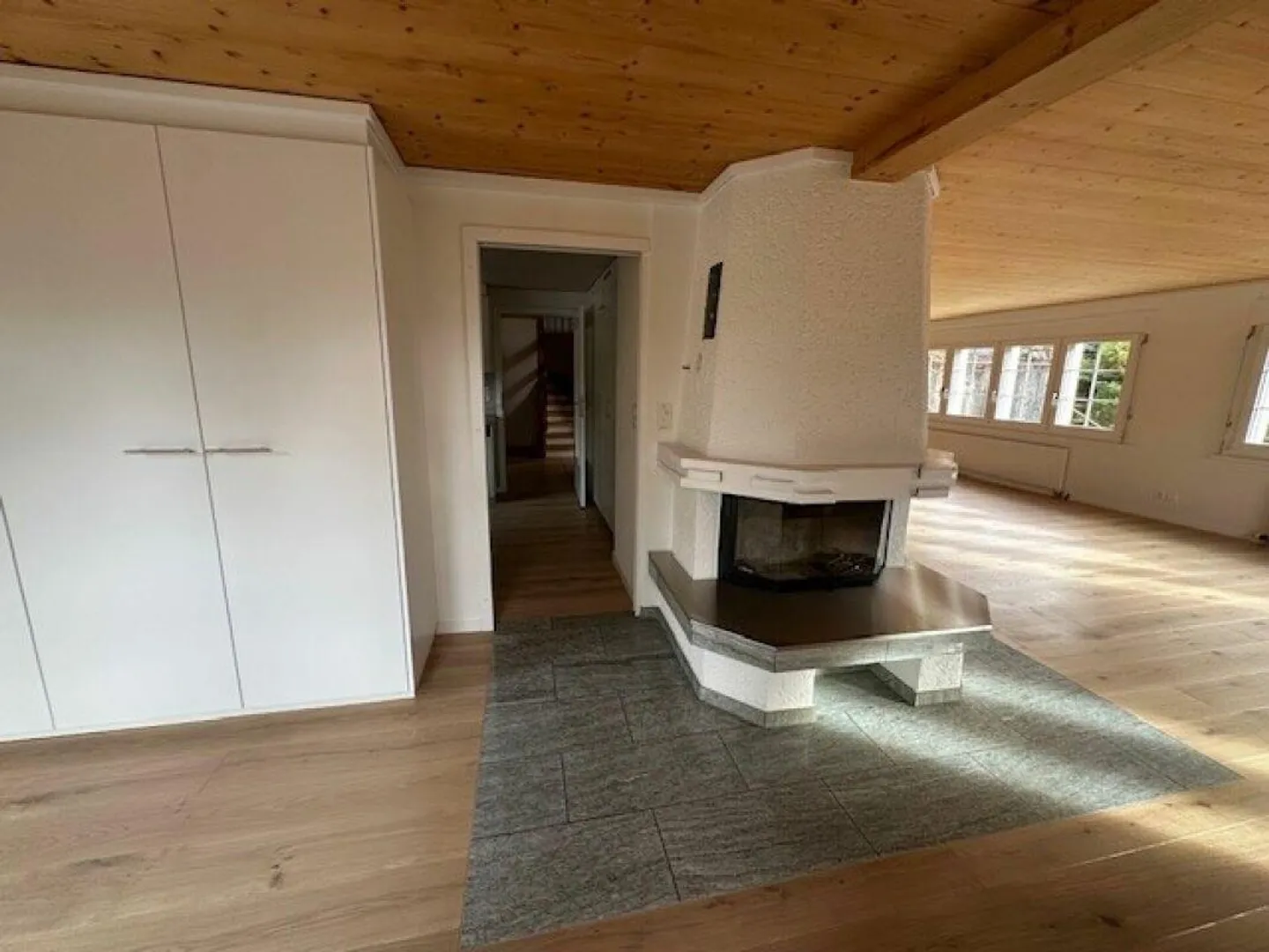 Grosszügiges Einfamilienhaus mit Garten - Foto 9 von 30