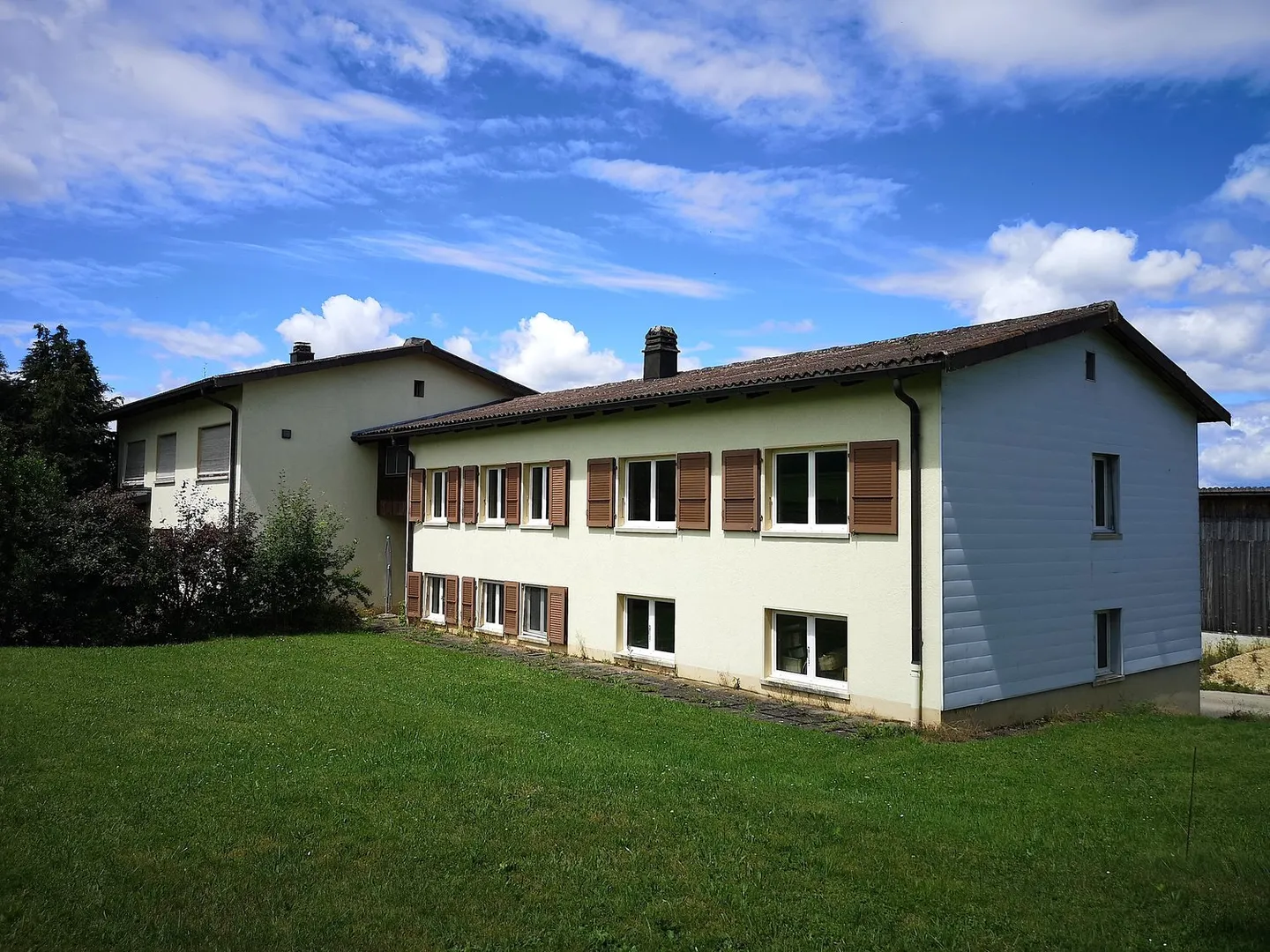 Zwei teilweise zu renovierende Häuser auf einem Grundstück von 3253m2, mit Garage/Werkstatt - Foto 5 von 45