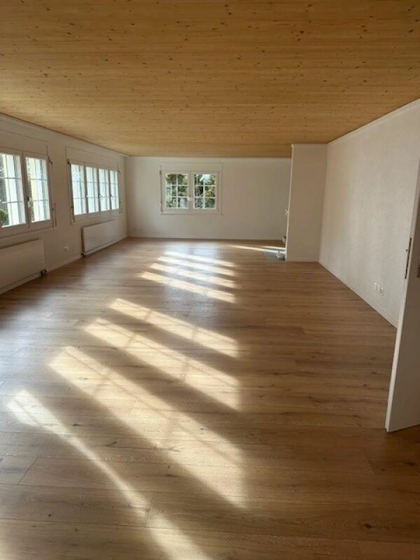 Grosszügiges Einfamilienhaus mit Garten - Foto 11 von 30