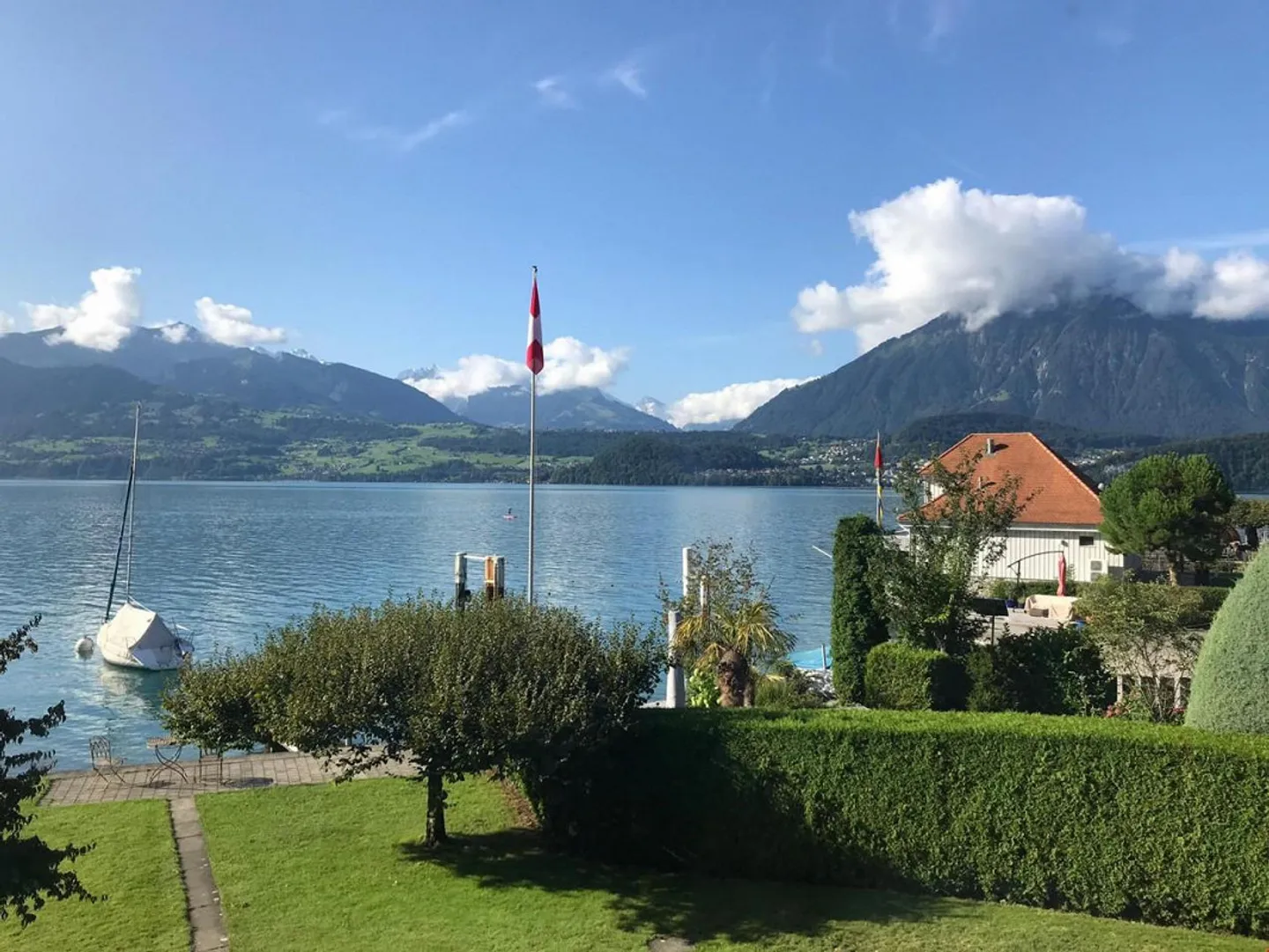 Appartamento direttamente sul lago di Thun - Foto 1 di 12