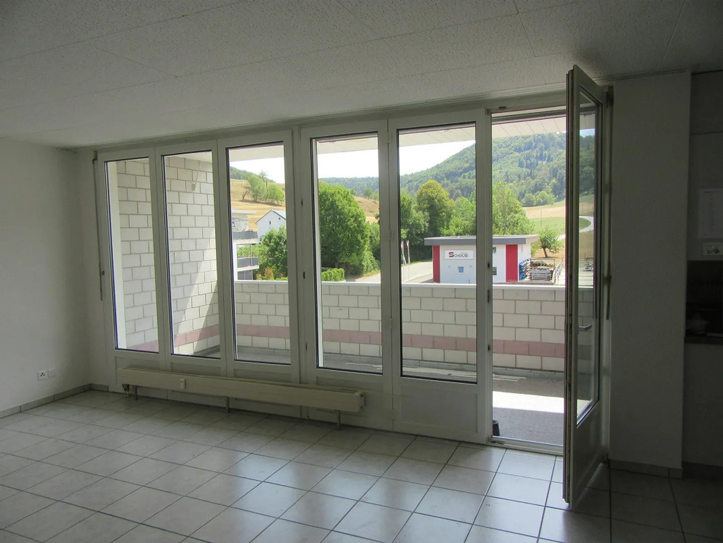 4 1/2 Room Apartment - Photo 1 of 4