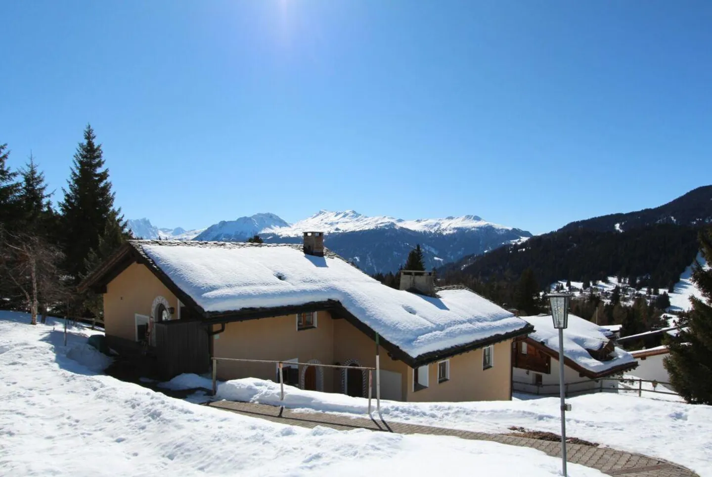 Half House in a Privileged Location - Photo 10 of 12