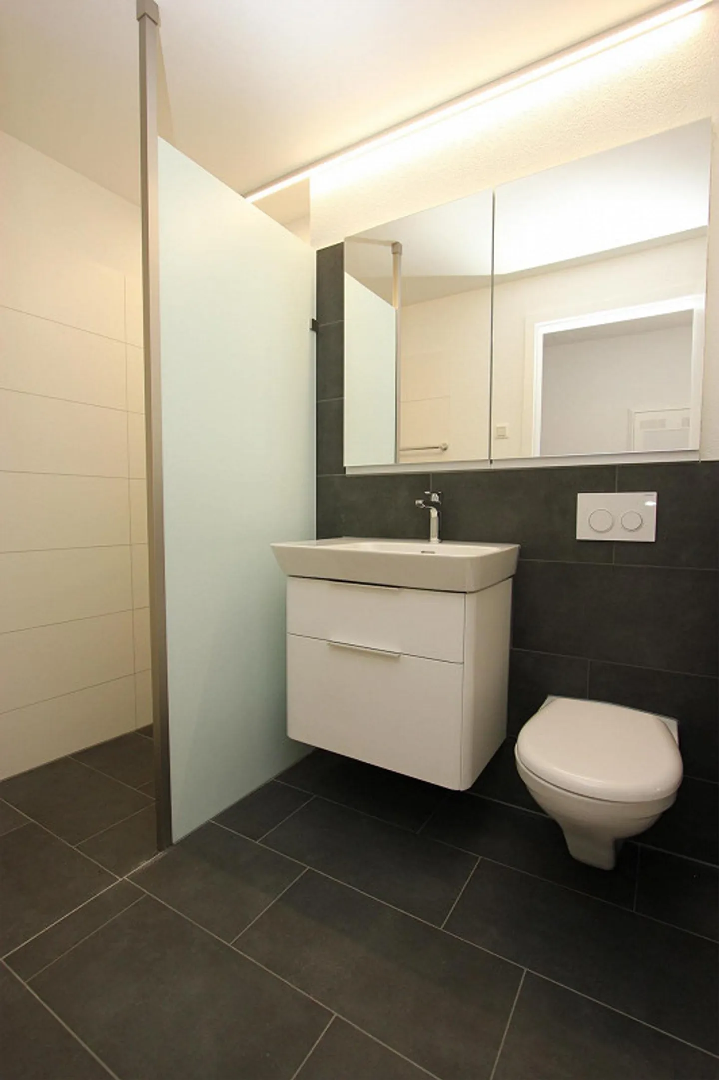 Stilvolle Wohnung mit Bergblick - Foto 3 von 6