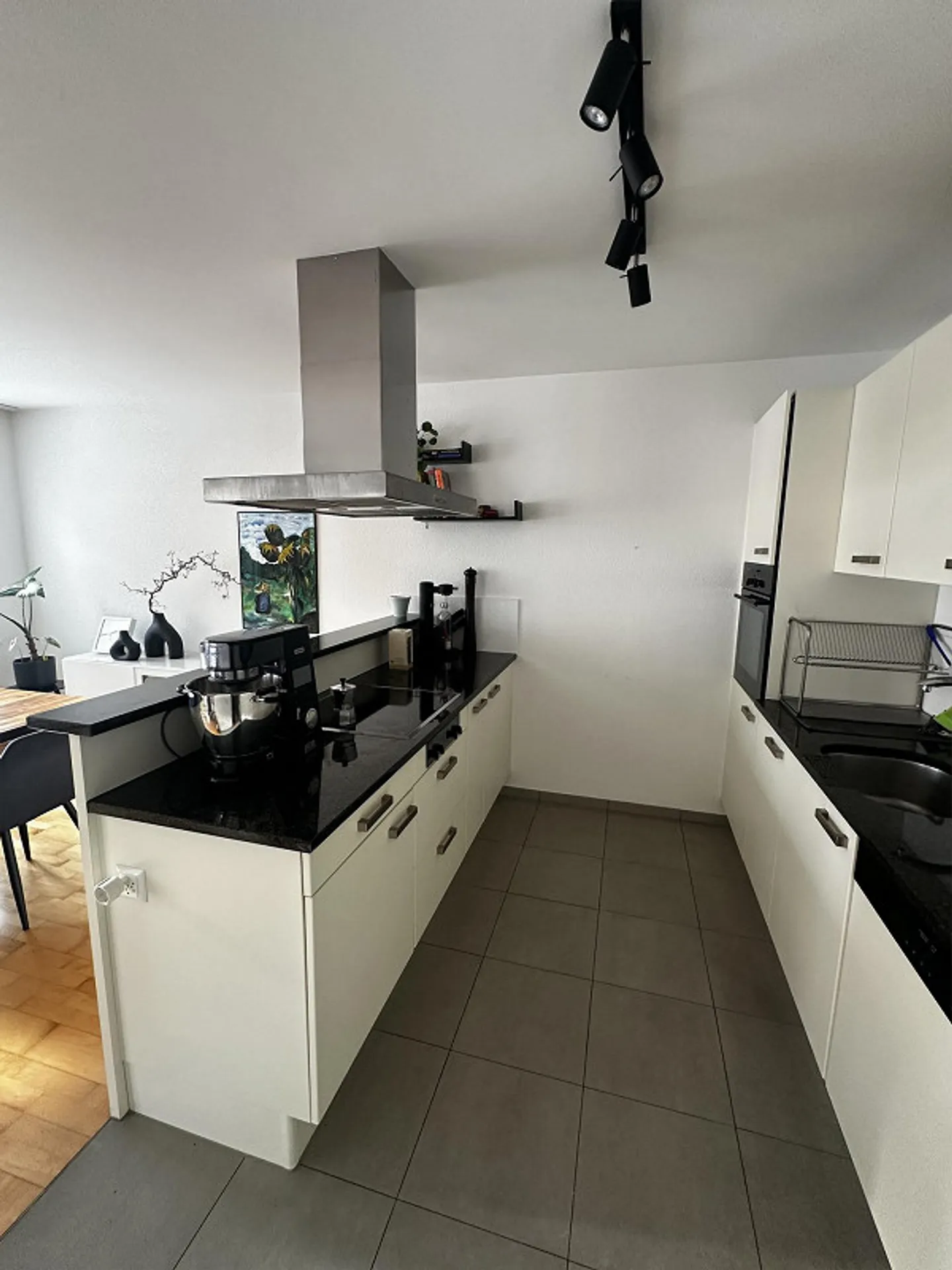 Helle 3.5 Zimmerwohnung in super Lage mit grossem Balkon - Foto 8 von 13