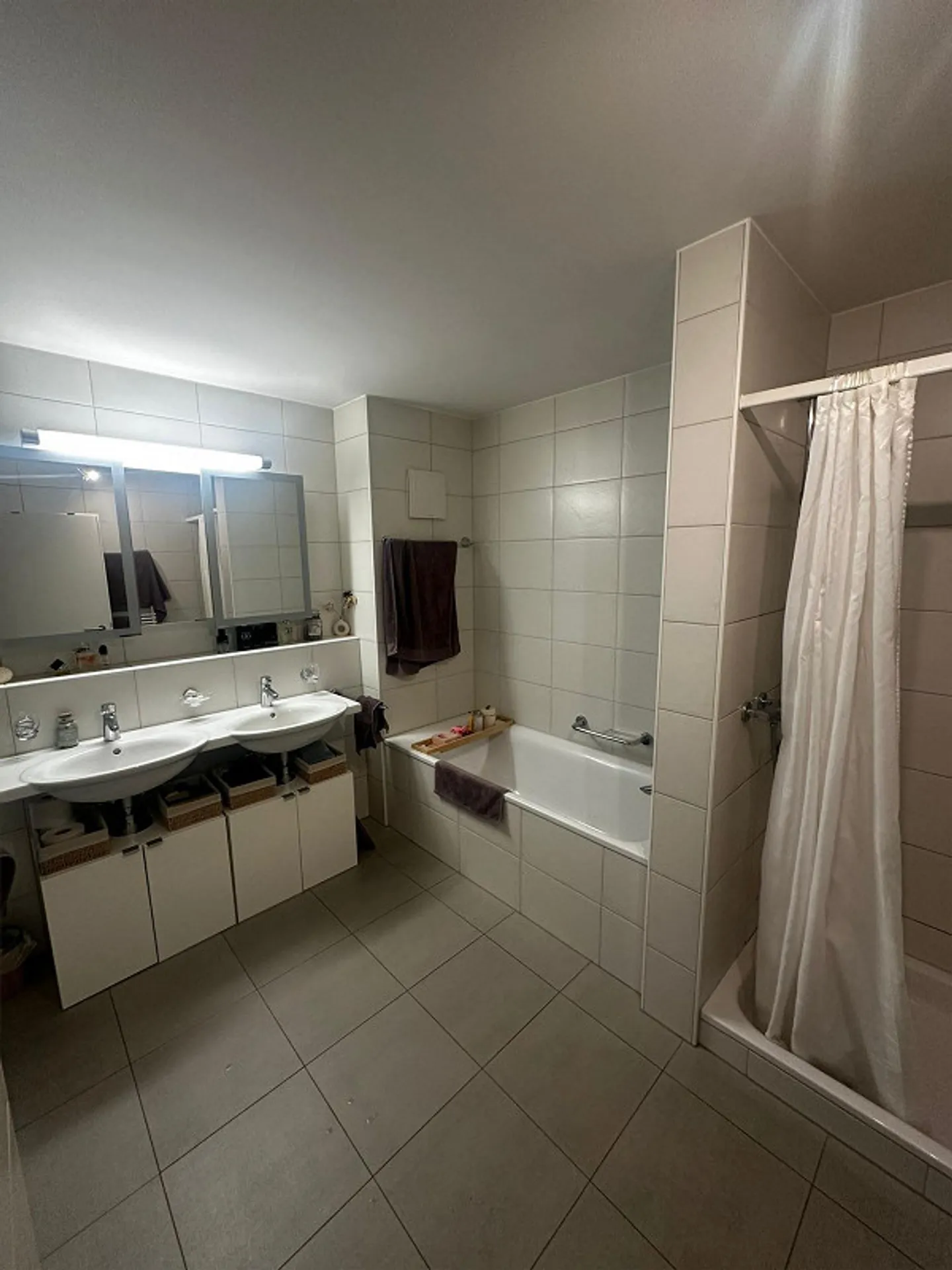 Helle 3.5 Zimmerwohnung in super Lage mit grossem Balkon - Foto 10 von 13