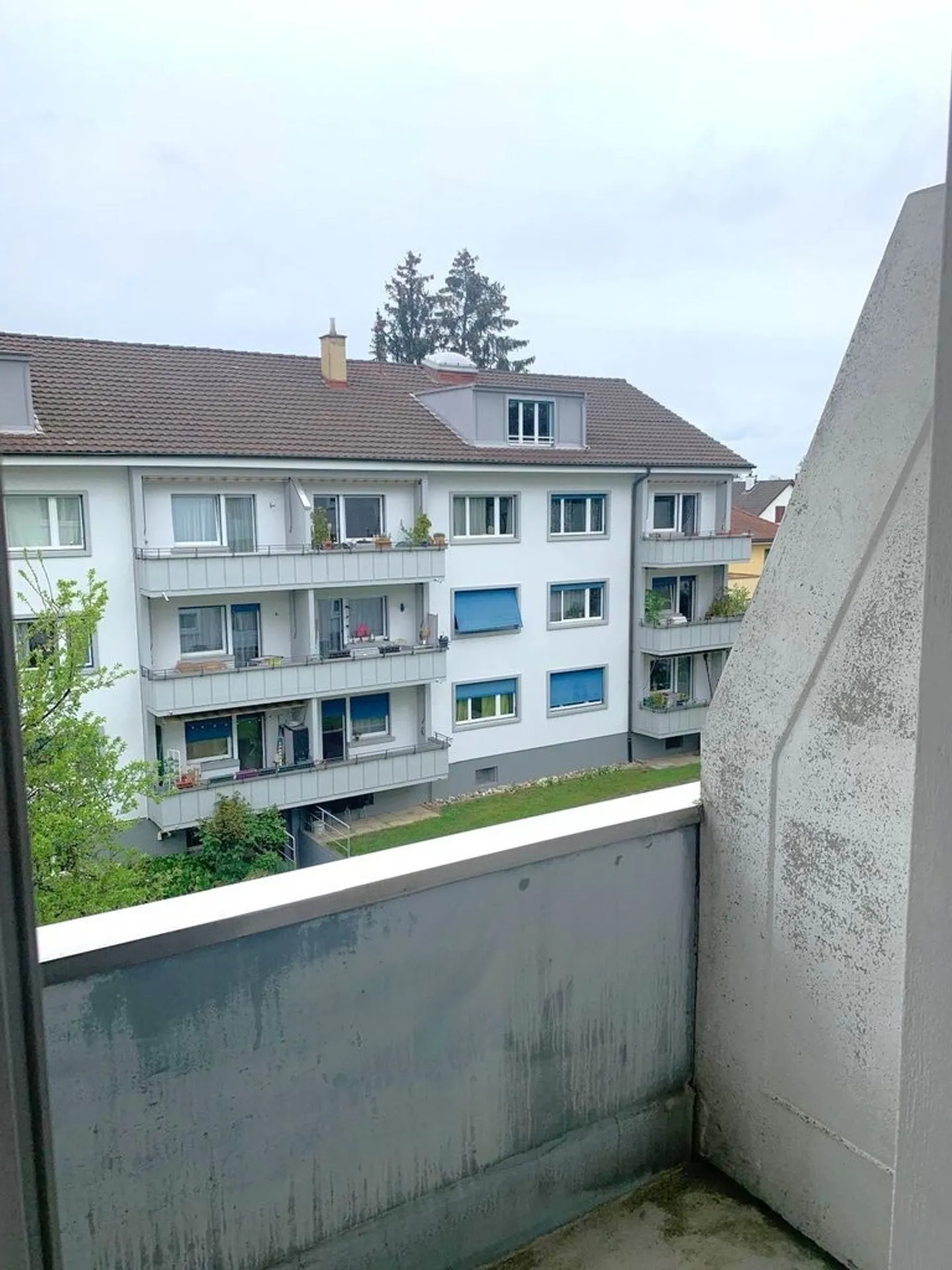 Bellissimo appartamento di 3,5 stanze appena ristrutturato con due balconi - Foto 10 di 10