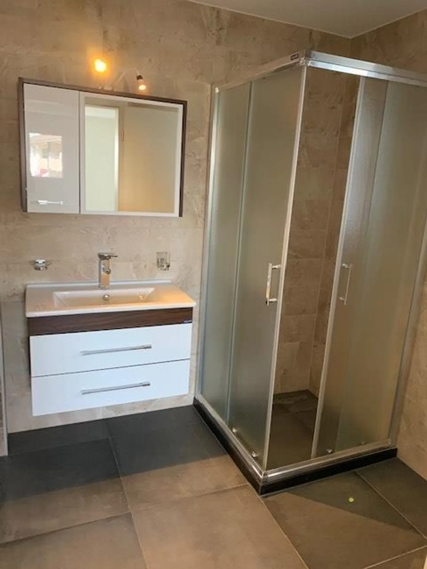 Da trasferire - Contratto di locazione per appartamento spazioso con 4 stanze (110 m²) a Far - Foto 4 di 10