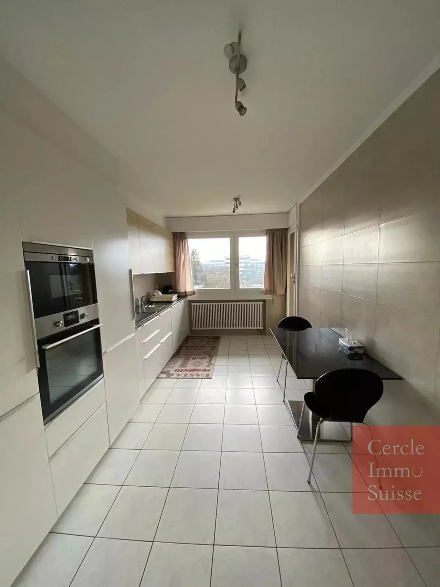 Elegant 5.5-Room Apartment - Photo 3 of 10