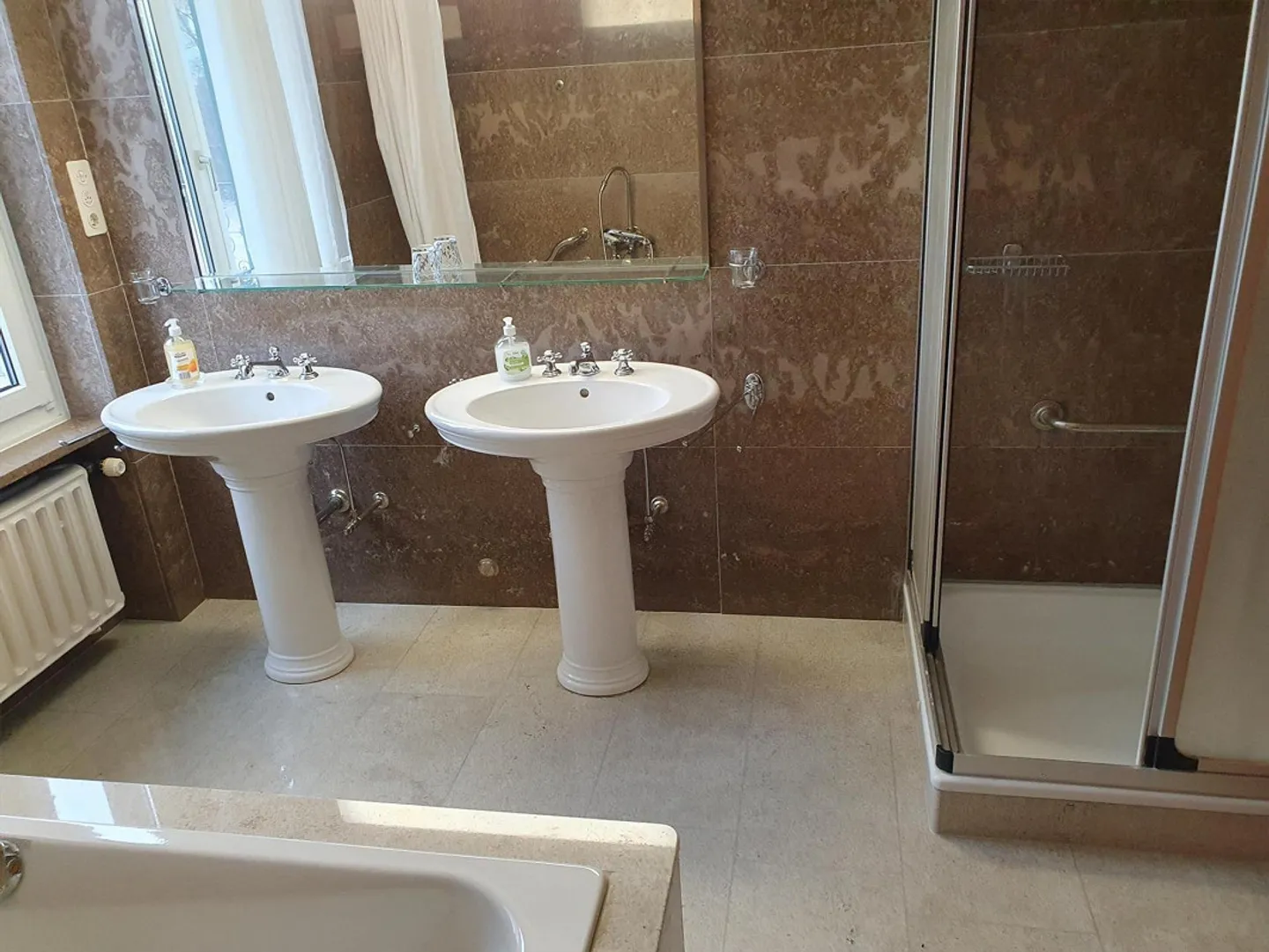 Grande maison avec 10 chambres idéale pour les ouvriers, mensuellement - Photo 9 sur 14