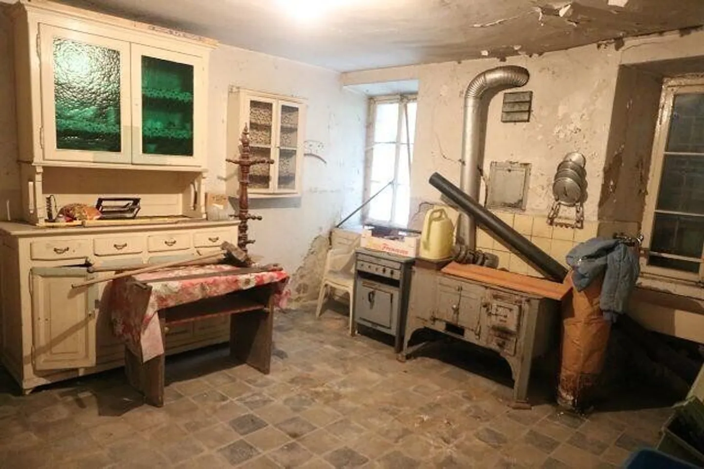 Tessinerhaus mit 3 grossen Wohnungen und Laden - Foto 5 von 13