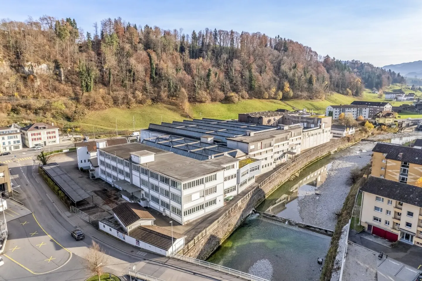 Industrielles Objekt - Foto 1 von 12