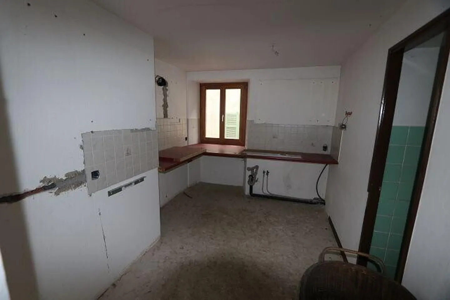 Tessinerhaus mit 3 grossen Wohnungen und Laden - Foto 6 von 13
