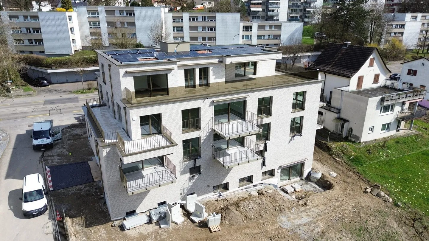 Modern commercial space with prime location in Opfikon - Photo 1 of 7