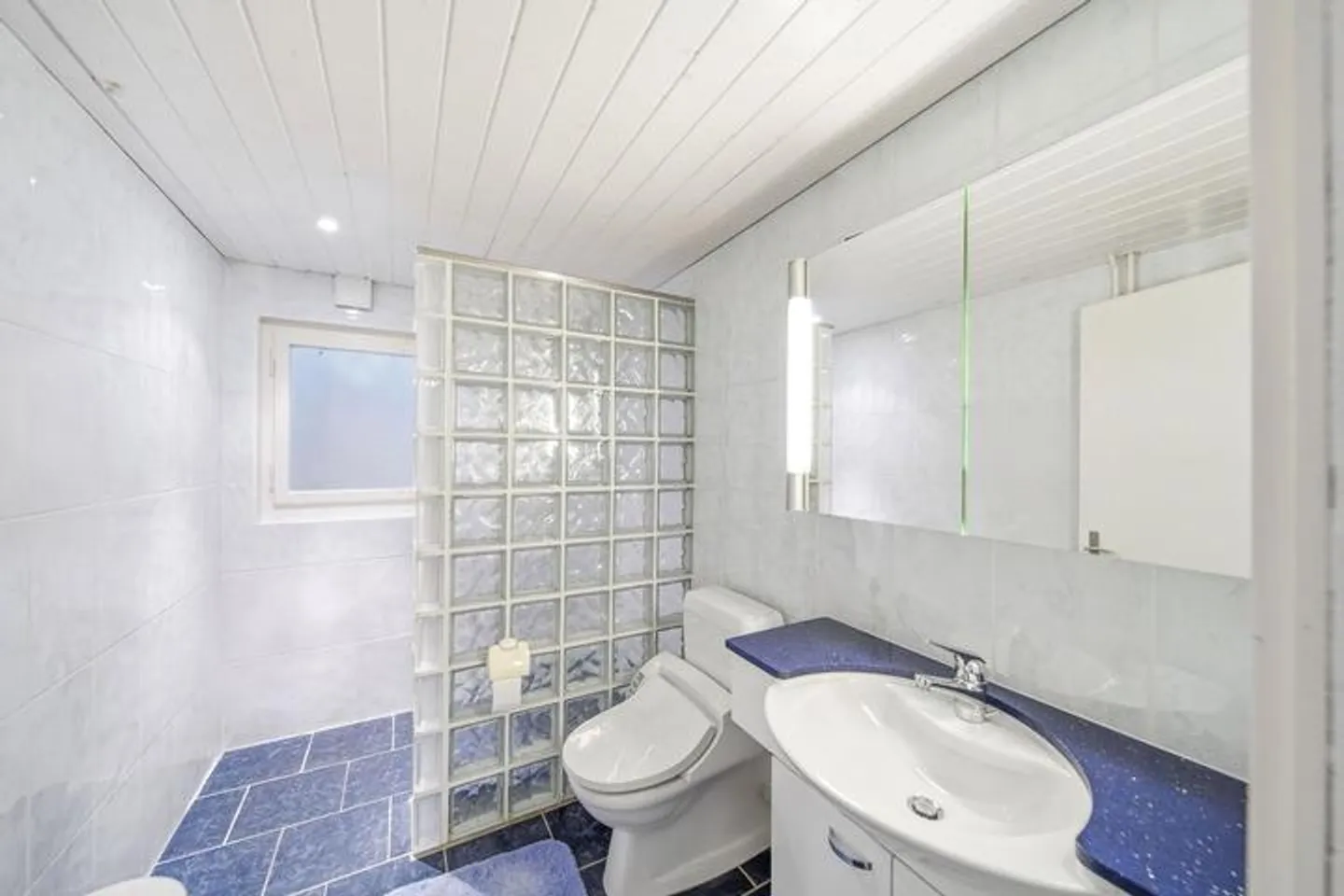 Spacious Family Home in Birmensdorf - Photo 5 of 8