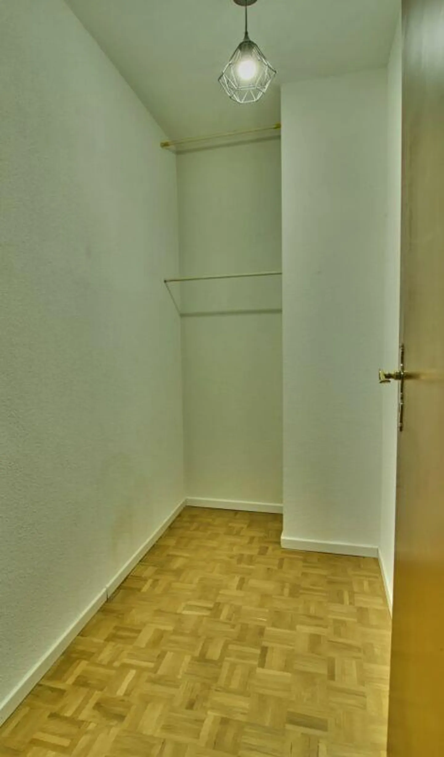 Central Genius: 3 Room Apartment including Outdoor Parking Space - Photo 7 of 12