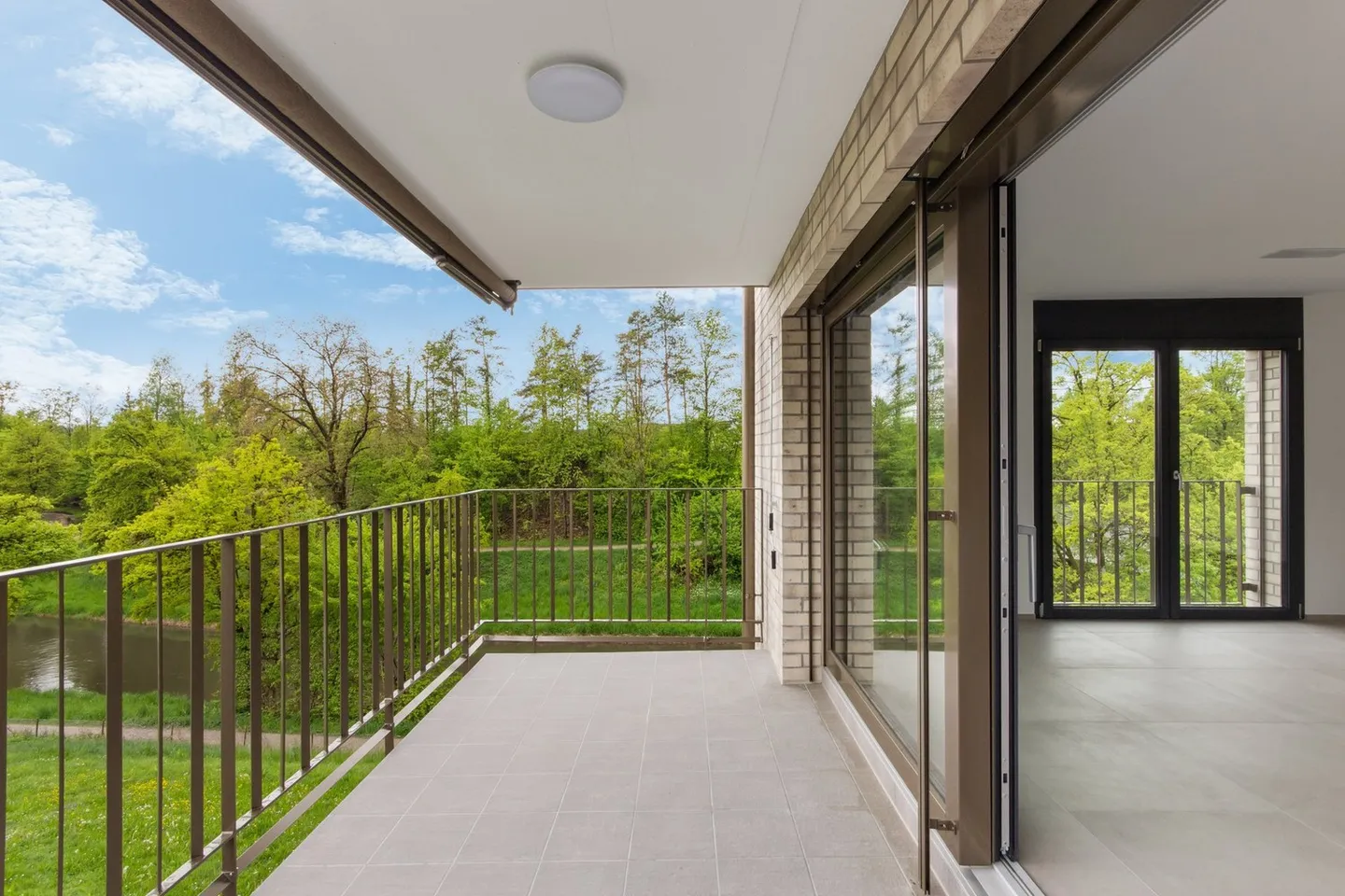 Modern commercial space with prime location in Opfikon - Photo 6 of 7