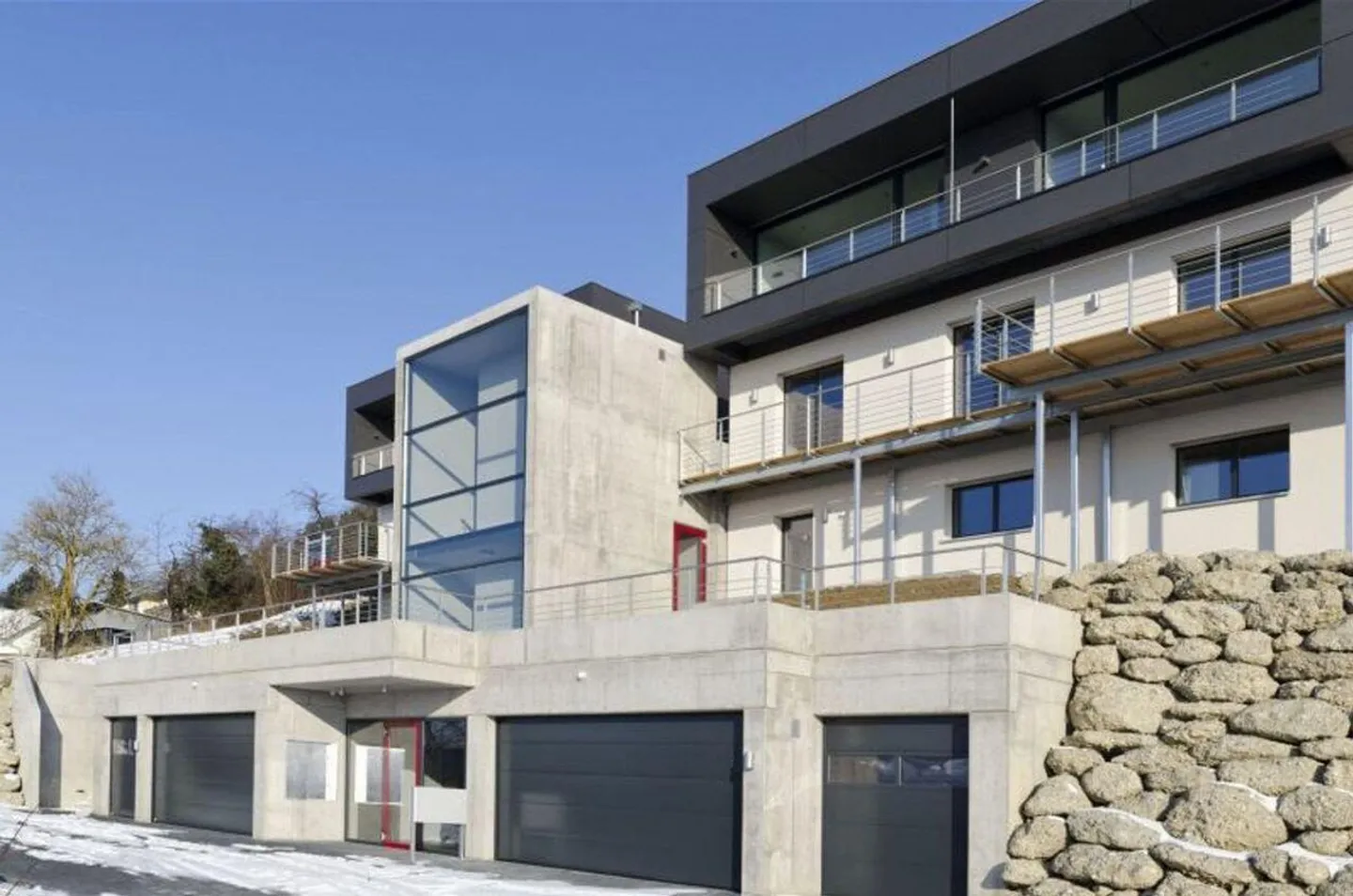 Modern single-family house for rent in Thayngen. - Photo 4 of 13