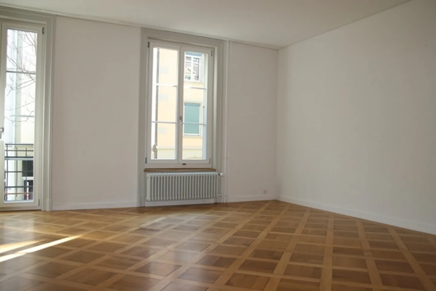 Appartamento soleggiato di 3 stanze (74m2), con balcone, completamente ristrutturato, a Breitenrain - Foto 2 di 18