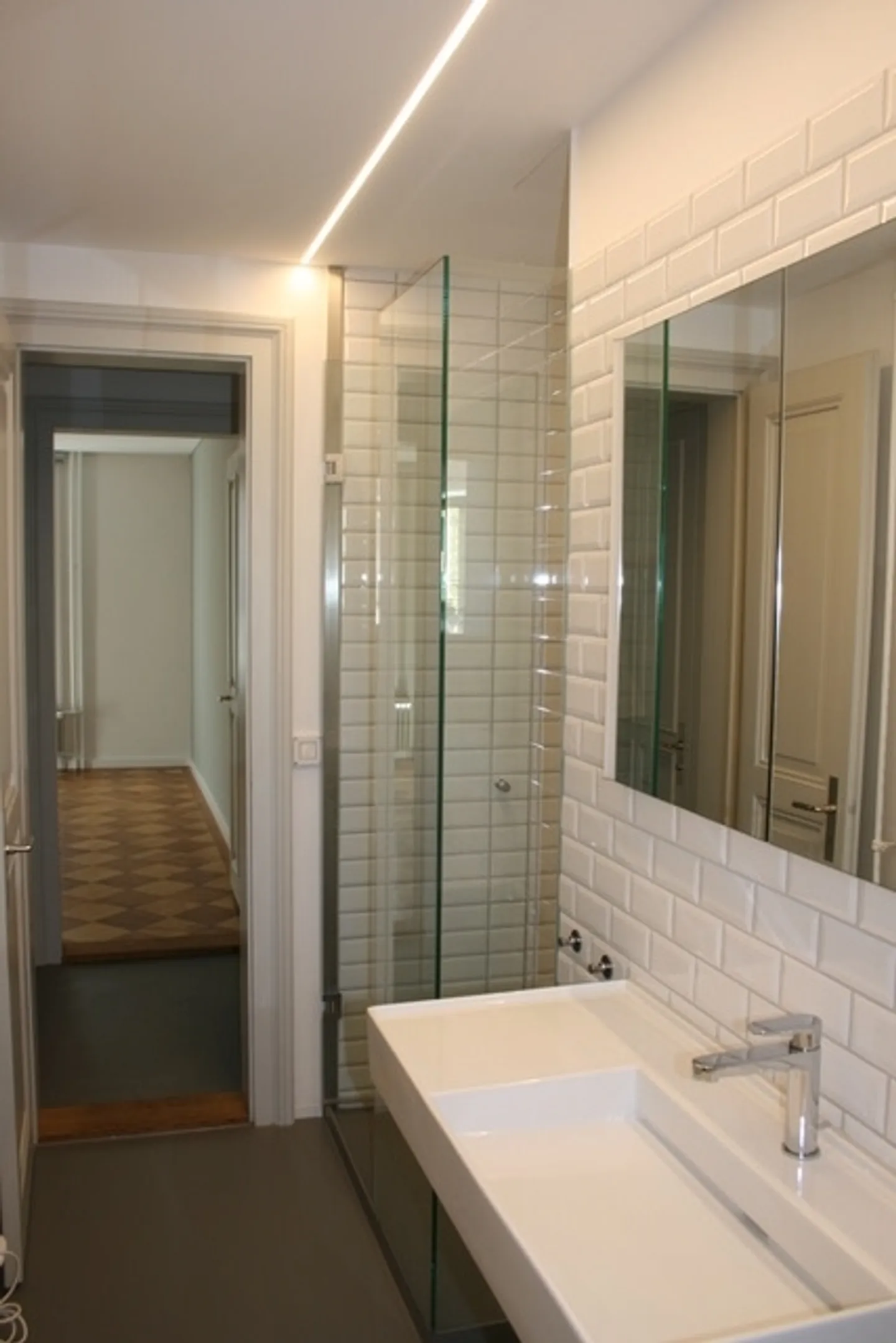 Appartamento soleggiato di 3 stanze (74m2), con balcone, completamente ristrutturato, a Breitenrain - Foto 7 di 18